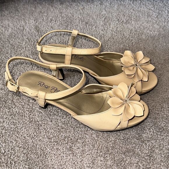 Rose Petals by Walking Cradles Flower Heels! - Picture 6 of 12